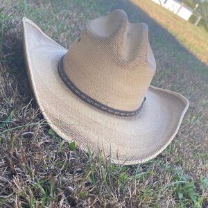 Jason Aldean, cowboy hat